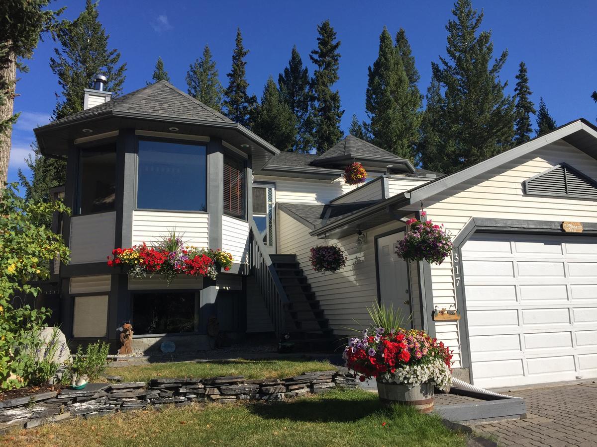 Bed & Breakfast Monarch Canmore Exterior foto